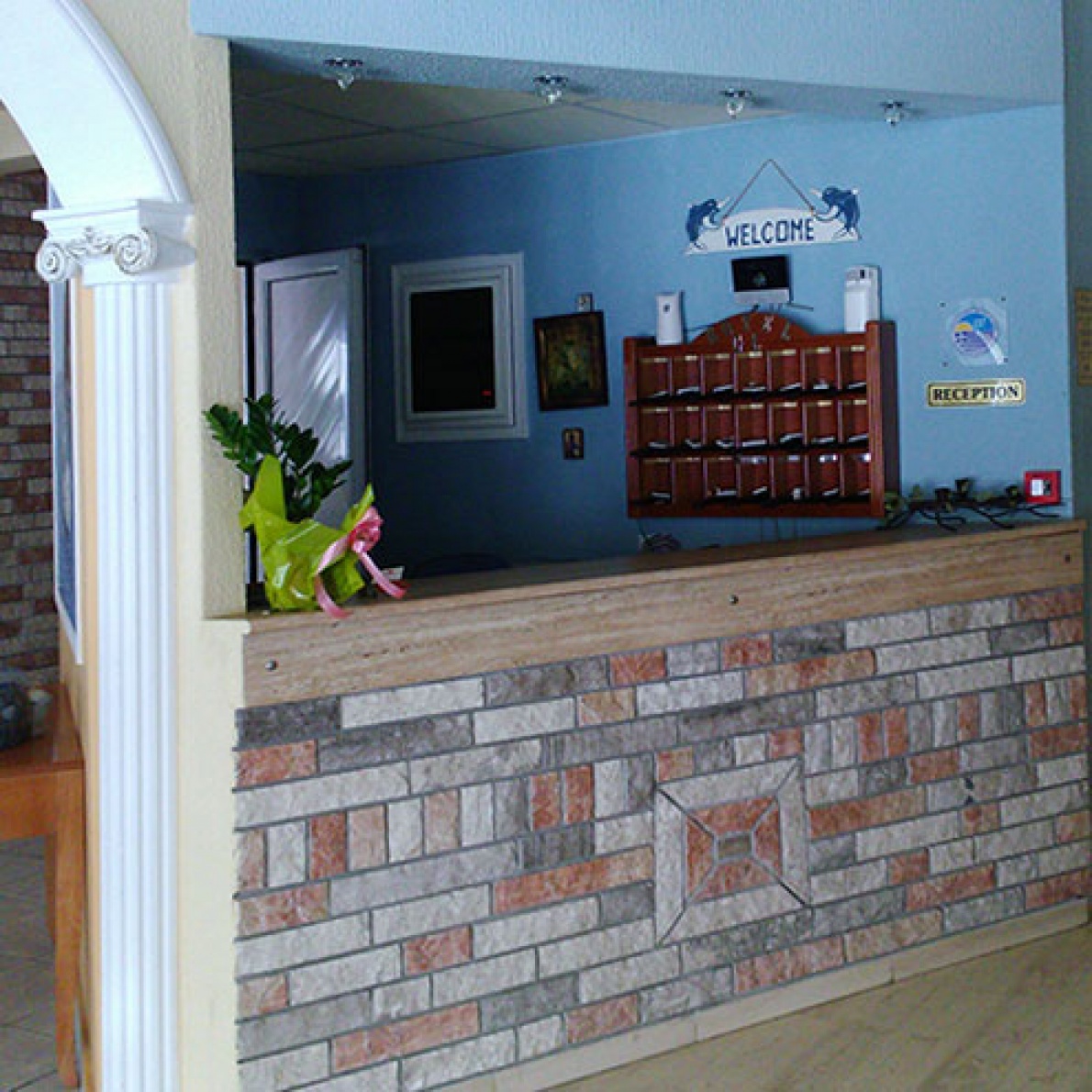 Hotel GL reception.jpg