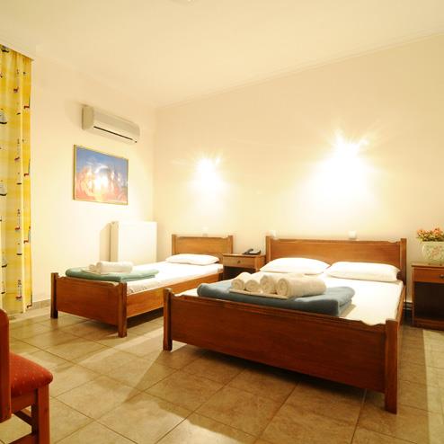 Hotel GL triple room 1.jpg