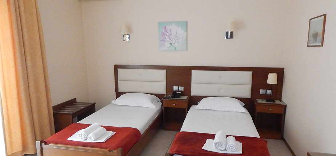 Hotel Gold Stern standard single room.jpg