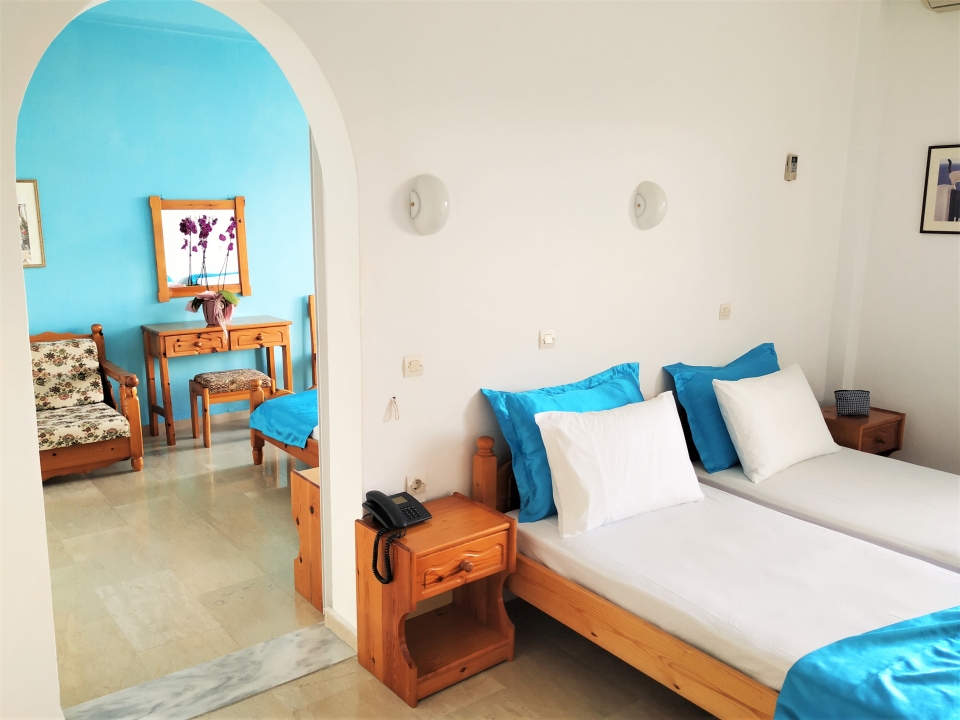 Hotel Golden Beach Preveza family room.jpg
