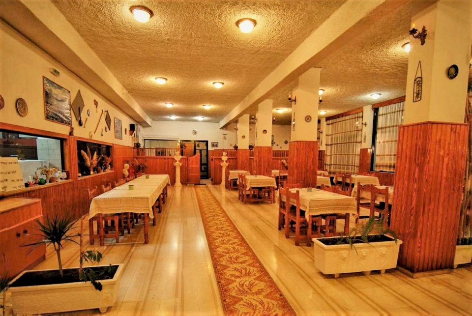Hotel Golden Beach Preveza restaurant 1.jpg