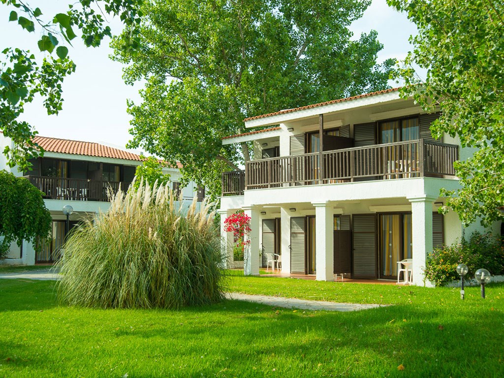 Hotel Golden Coast bungalow.jpeg