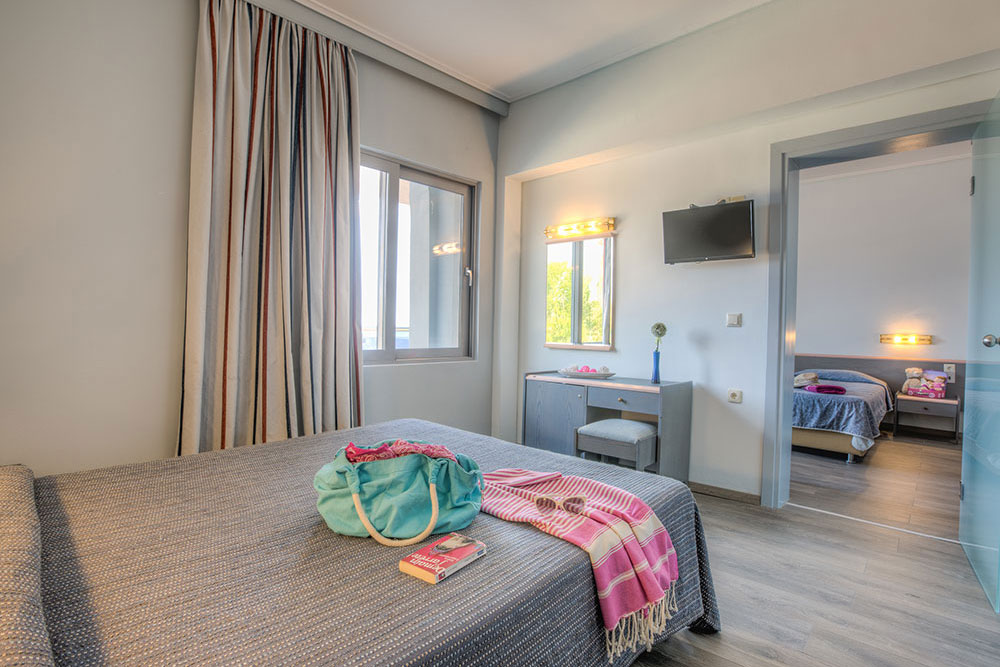 Hotel Golden Coast quadruple room.jpg