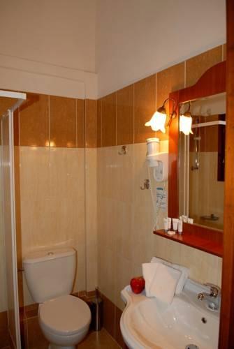 Apartmani Aglaida bathroom.jpg