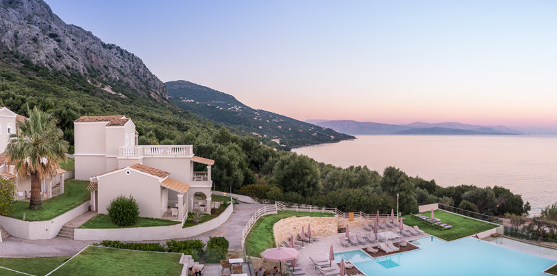 Golden Mare hotel standard sobapogled sa terase.jpg