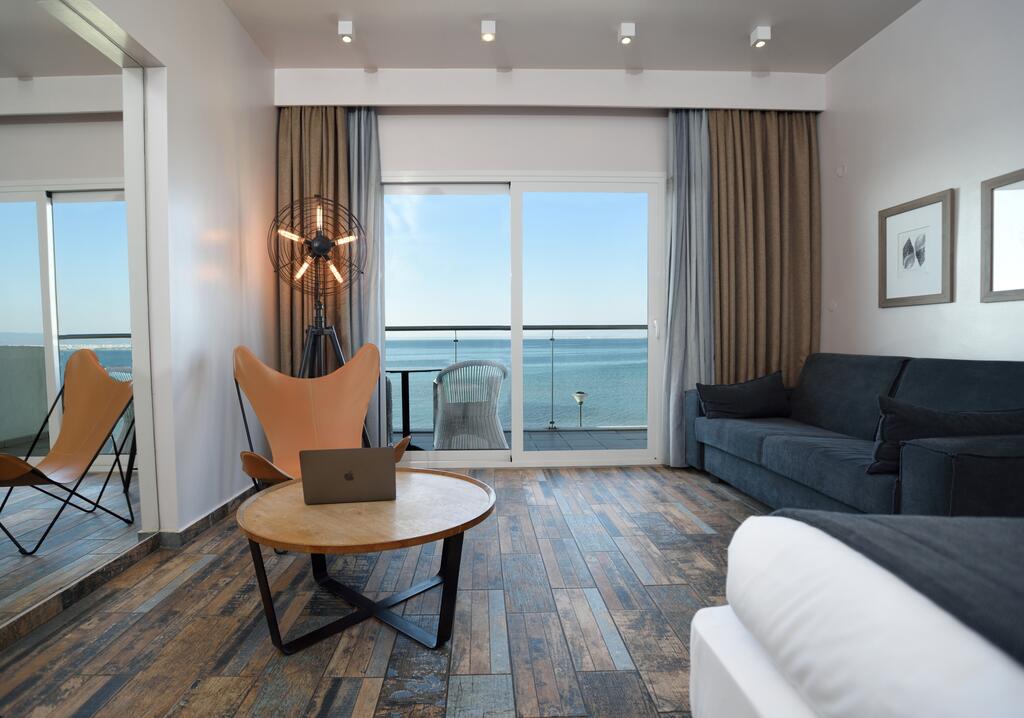 Hotel Golden Star City Resort hephaestus suite 1.jpg