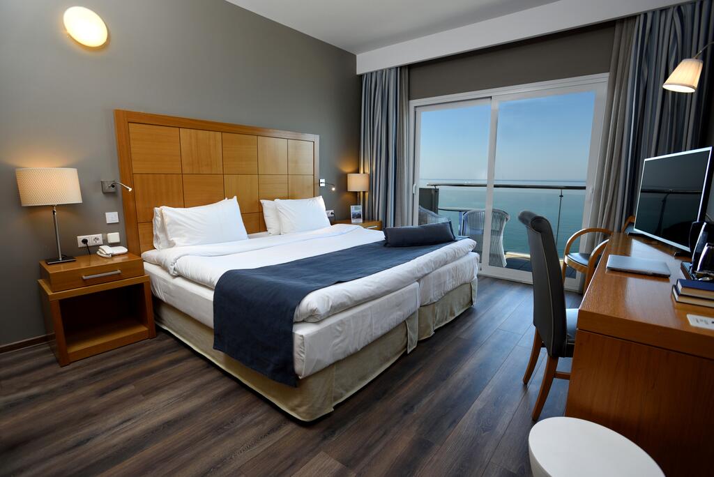 Hotel Golden Star City Resort nereid room.jpg