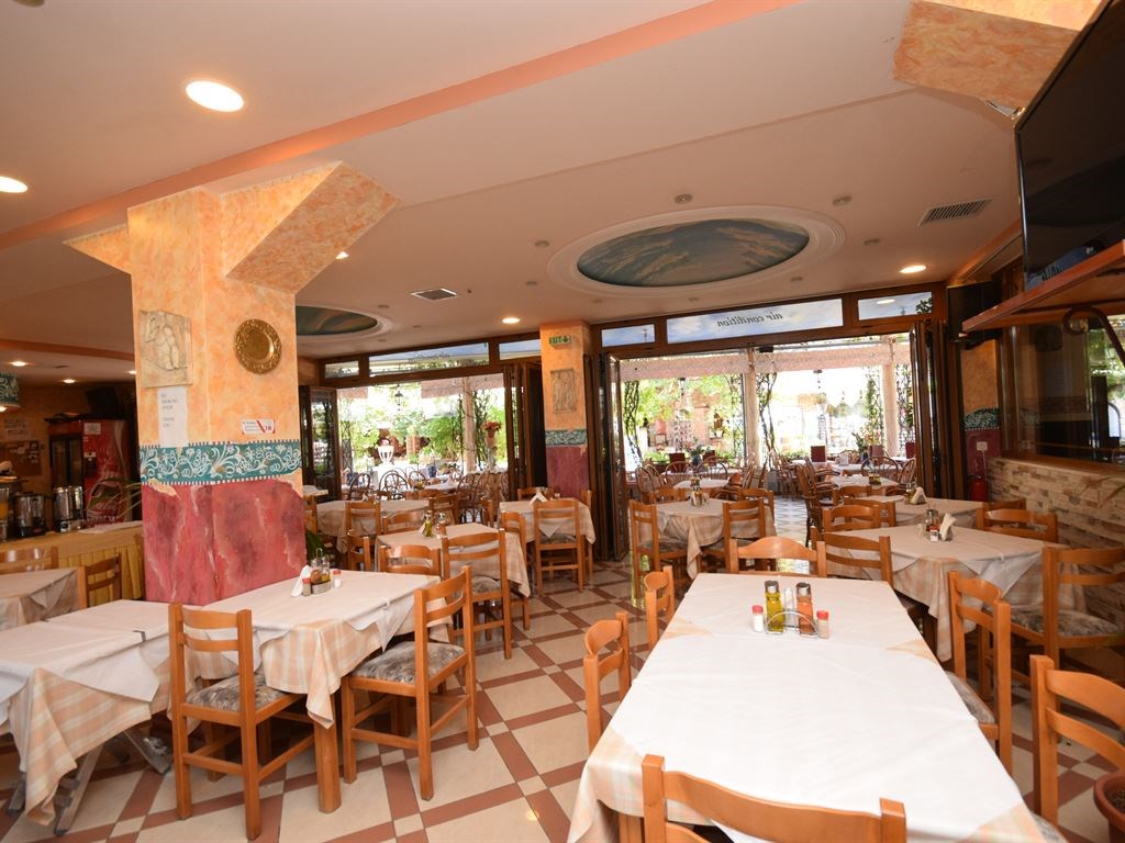 Hotel Gouvia restaurant.jpeg