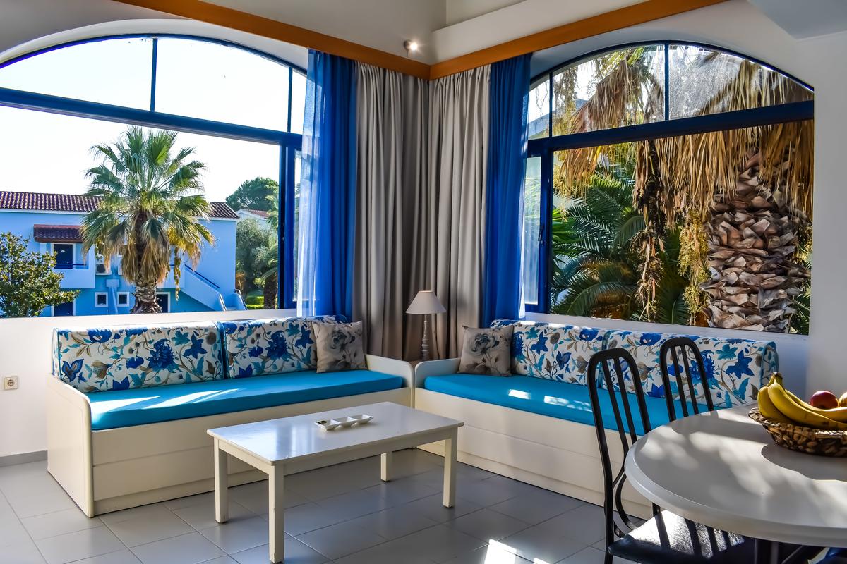 Hotel Govino Bay quadruple loft studio.jpg