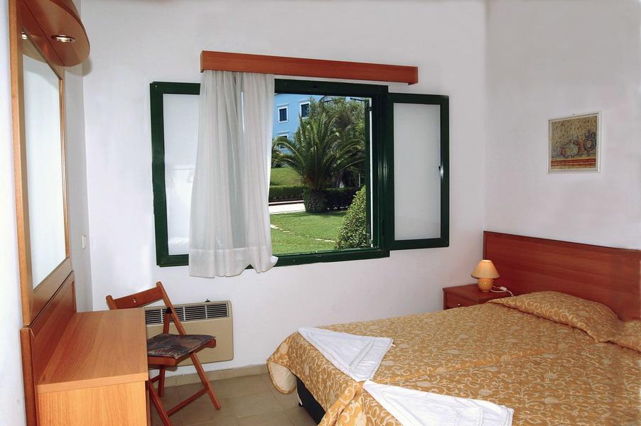 Hotel Govino Bay quadruple studio 1.jpg