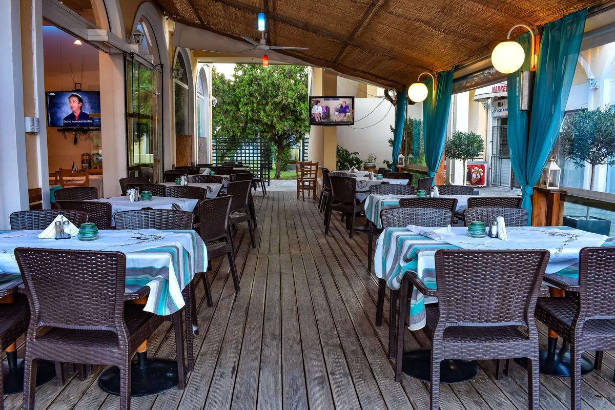 Hotel Govino Bay restaurant.jpg