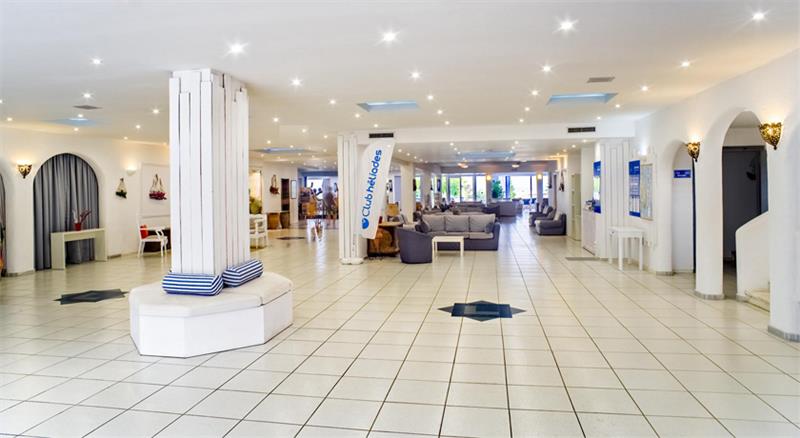 Hotel Grand Bleu lobby.jpg