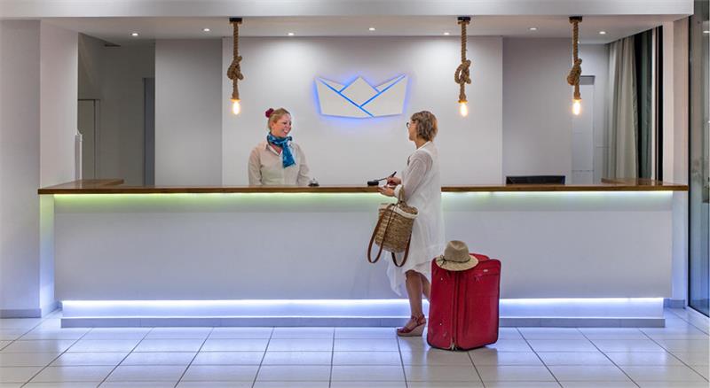 Hotel Grand Bleu reception.jpg