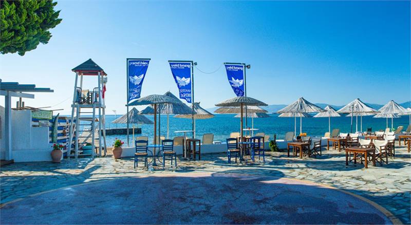Hotel Grand Bleu taverna.jpg
