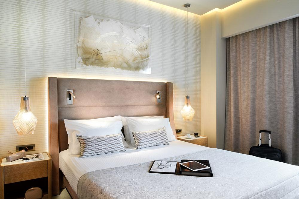 Grand Hotel Palace deluxe modern rooms 2.jpg