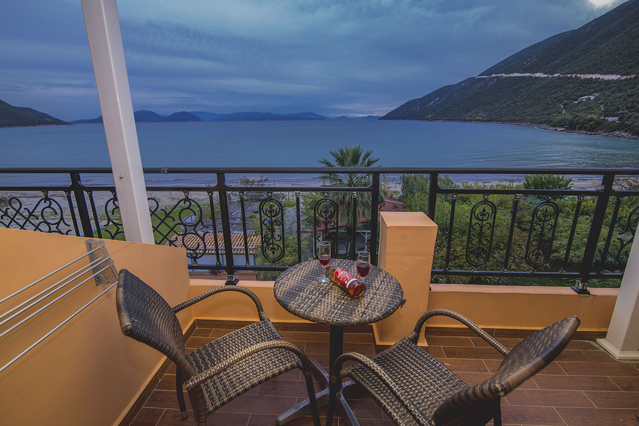 Hotel Grand Nefeli balcony 1.jpg