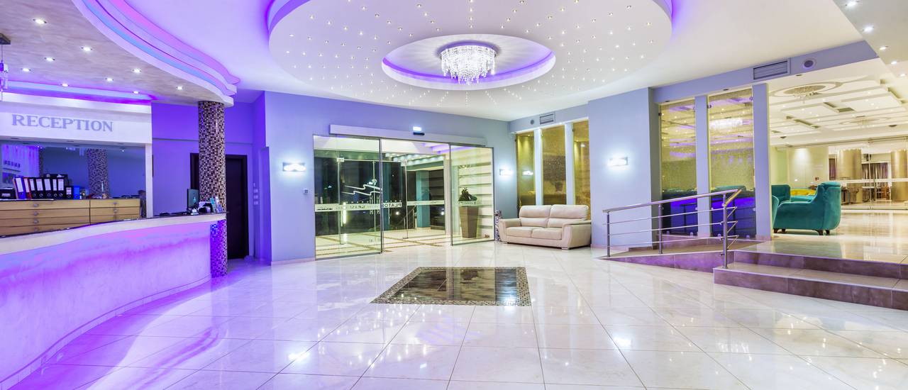 Hotel Grand Platon lobby.jpg