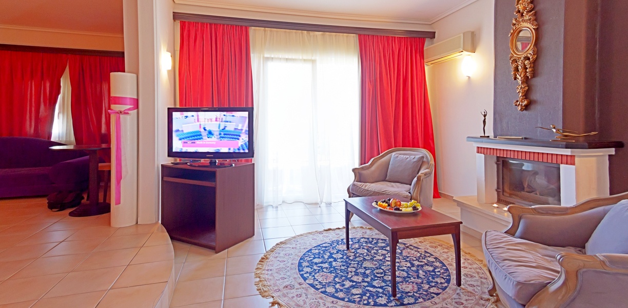 Hotel Grand Platon master executive suites 3.jpg