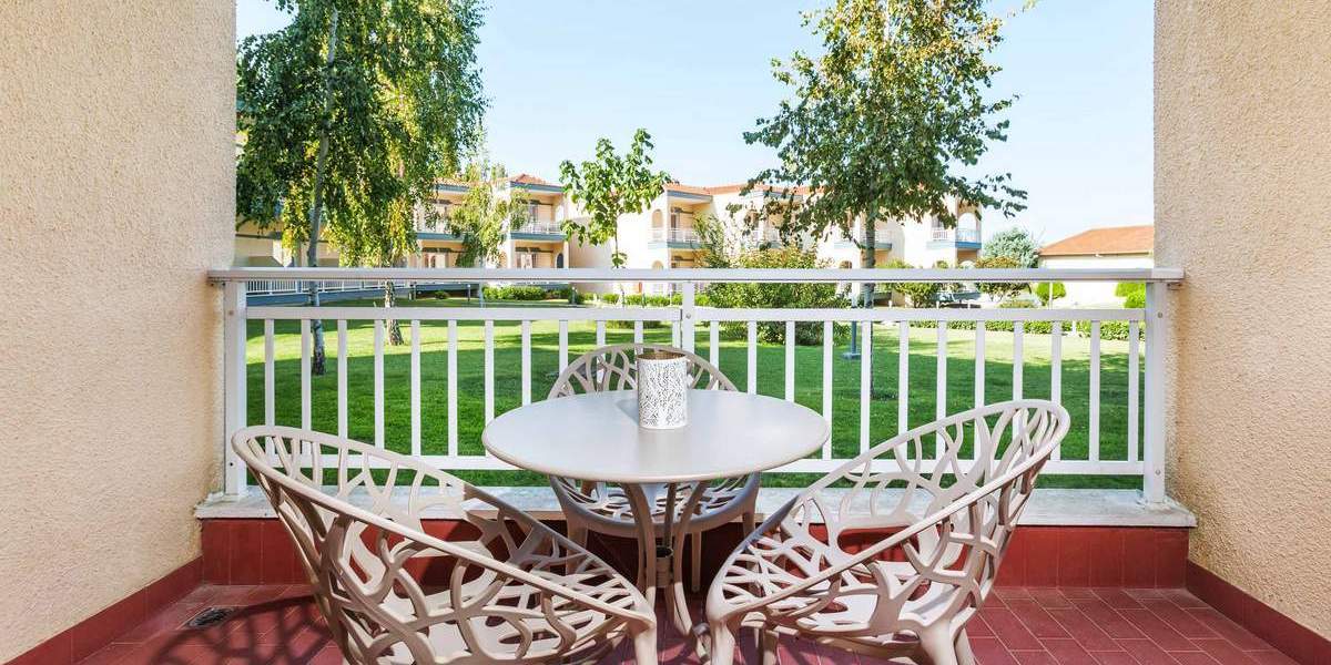 Hotel Grand Platon standard rooms balcony.jpg