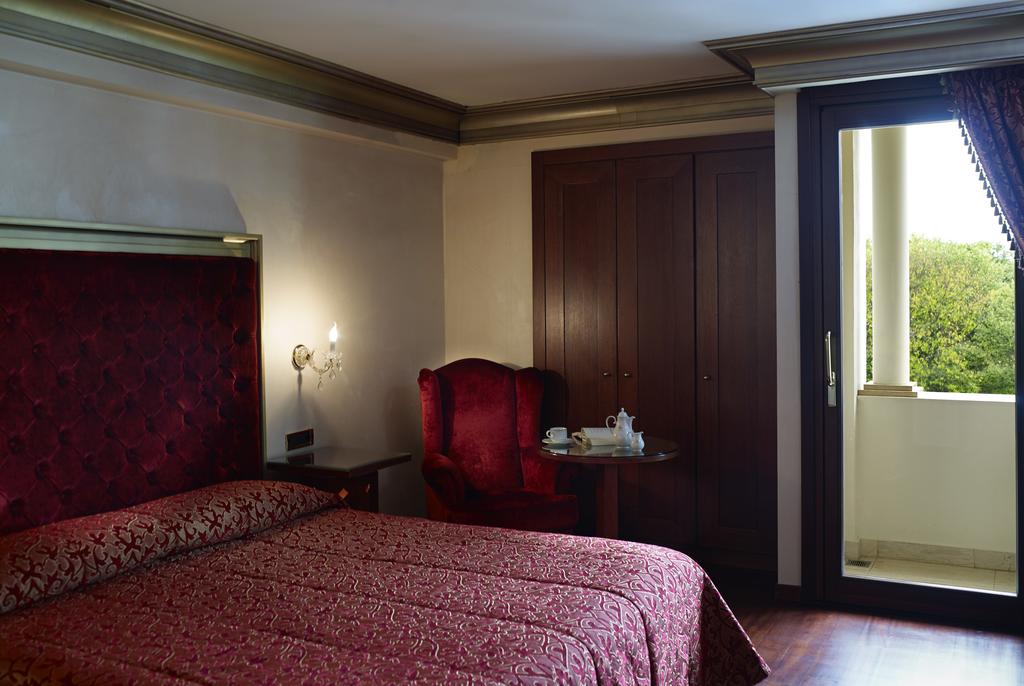 Hotel Grand Serai Congress and spa executive suite 1.jpg