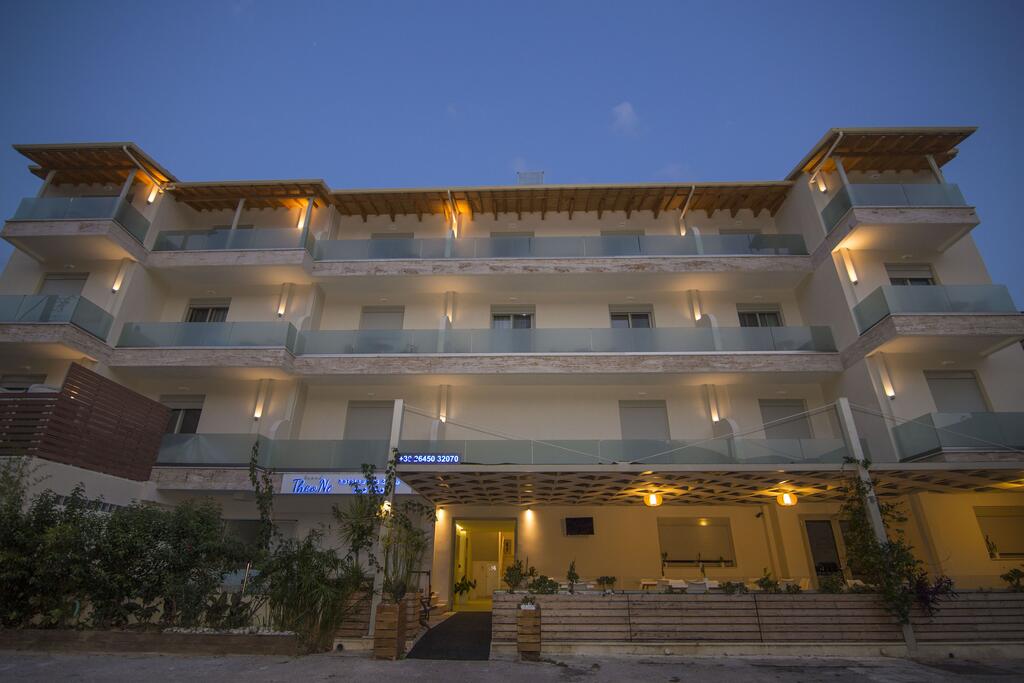 Hotel Grand Theoni 1.jpg