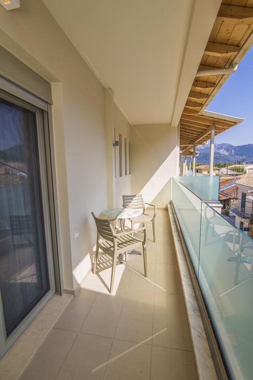 Hotel Grand Theoni balcony.jpg