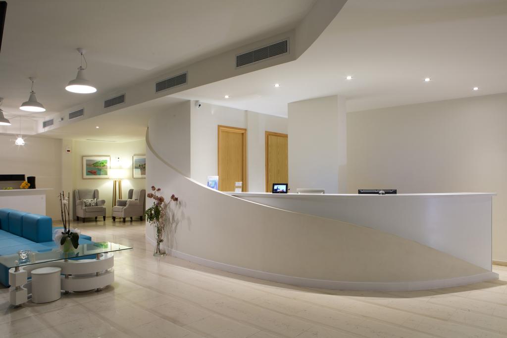 Hotel Grand Theoni reception.jpg
