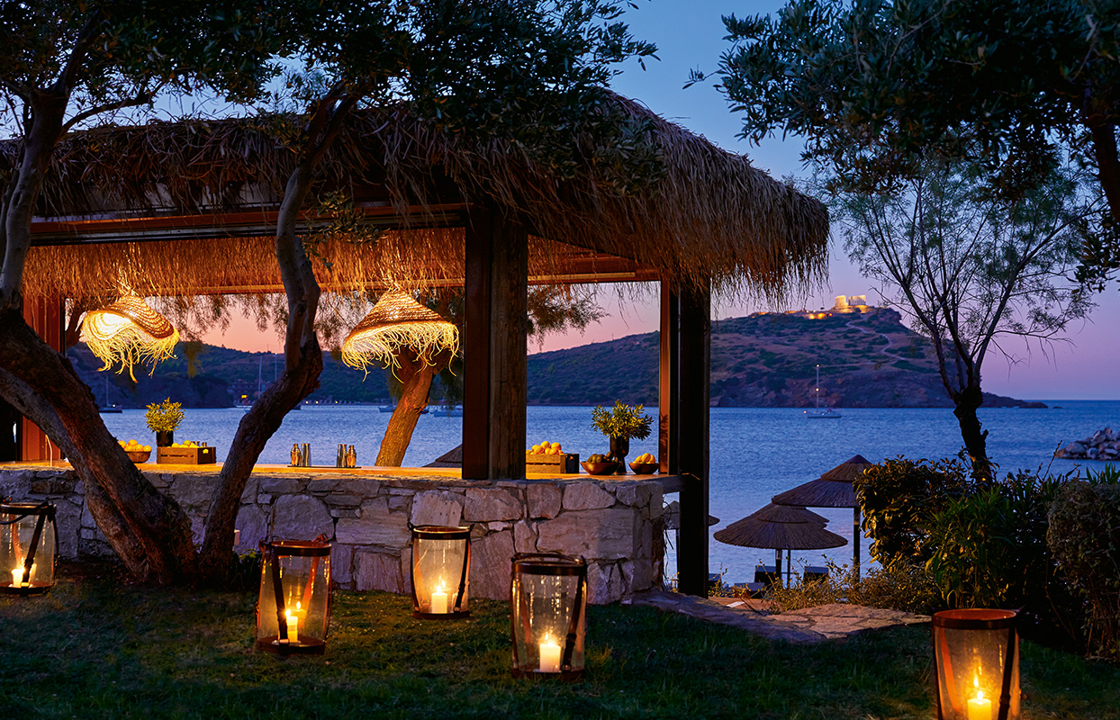 Hotel Grecotel Cape Sounio beach bar.jpg