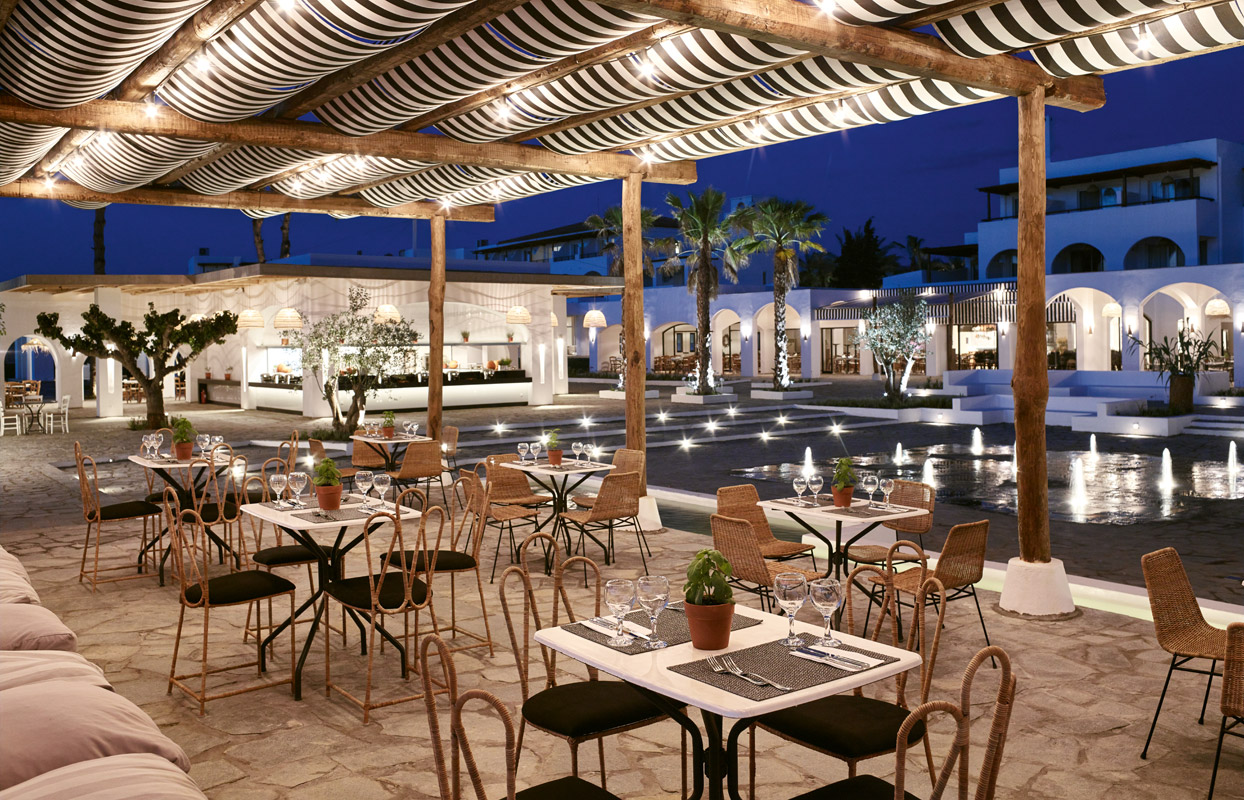 Hotel Grecotel Casa Marron restaurant.jpg