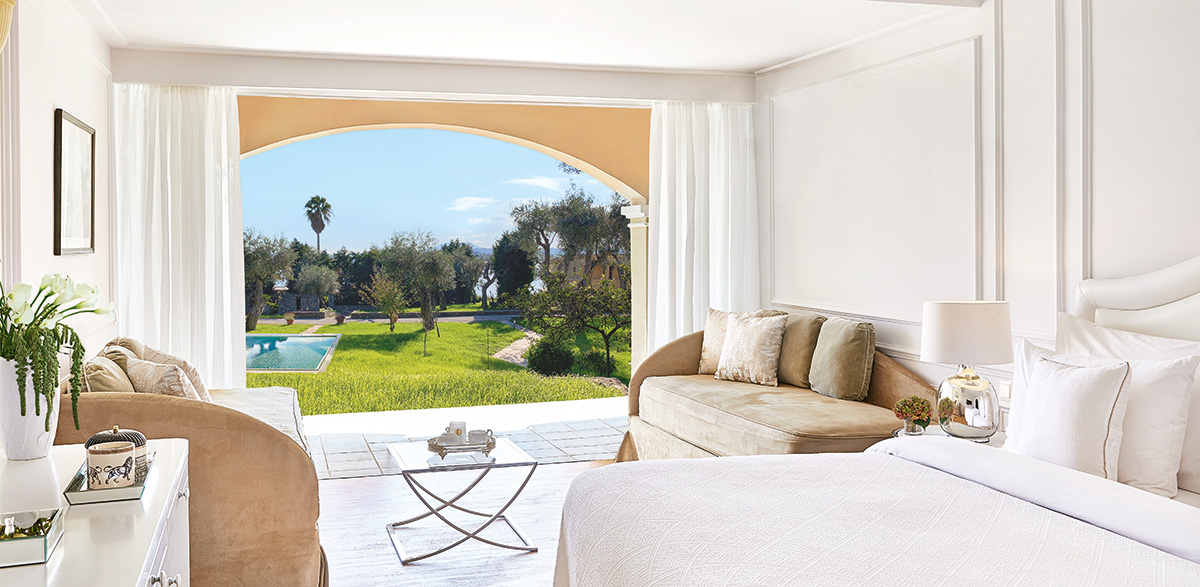 Hotel Grecotel Corfu Imperial Palace family bungalow open plan sharing pool.jpg