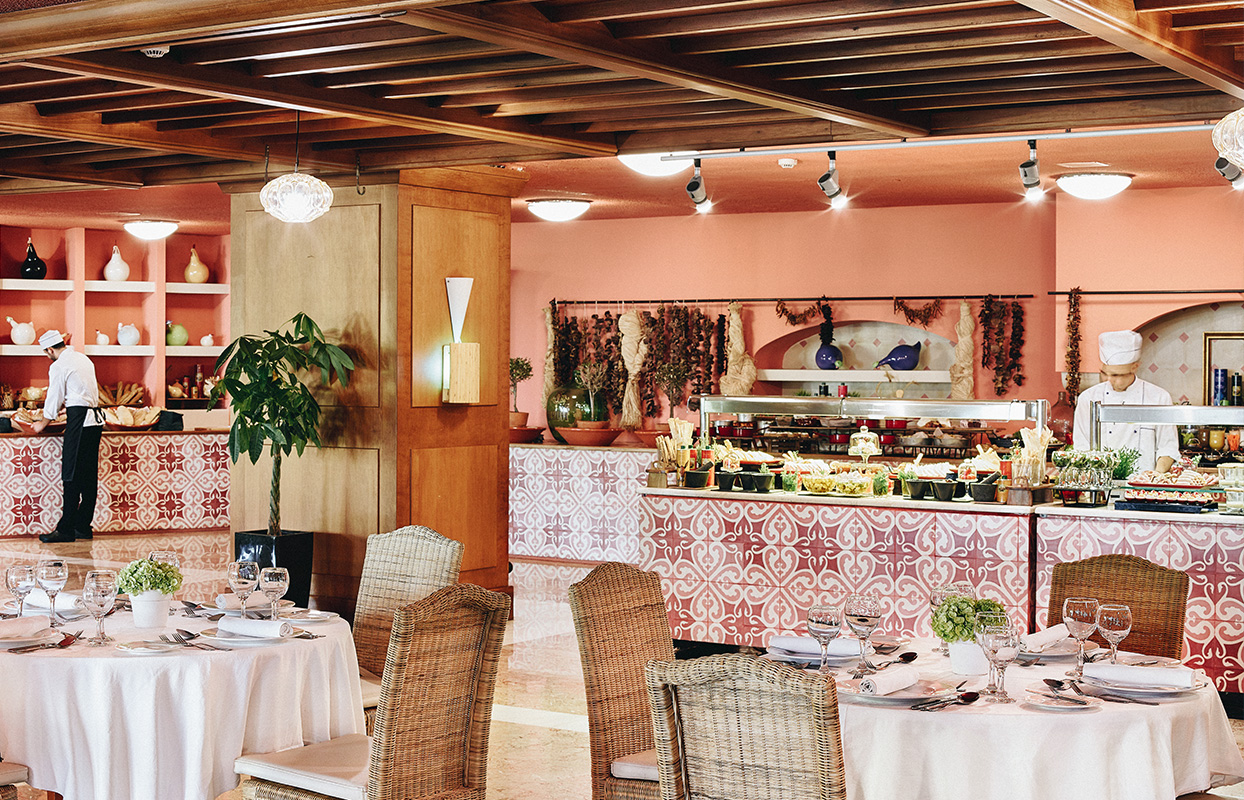 Hotel Grecotel  Daphnila Bay Dassia restaurant 2.jpg