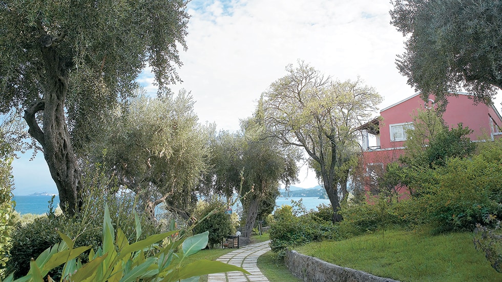 Hotel Grecotel Eva Palace garden.jpg