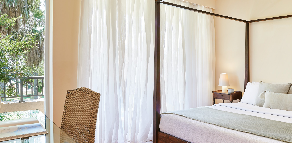 Hotel Grecotel Filoxenia Family room open plan.jpg