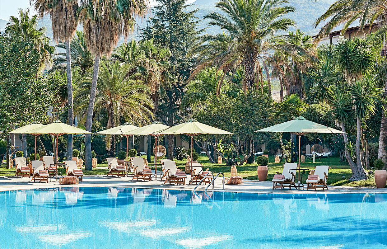 Hotel Grecotel Filoxenia pool.jpg