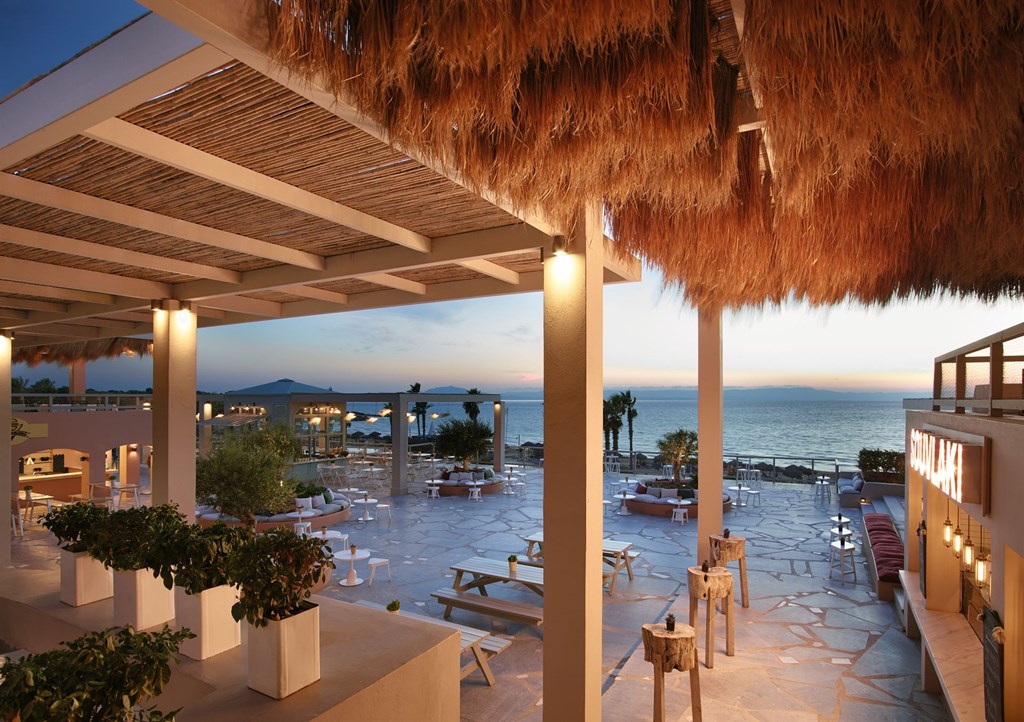 Hotel Grecotel Ilia Palms Aqua Park bar.jpg