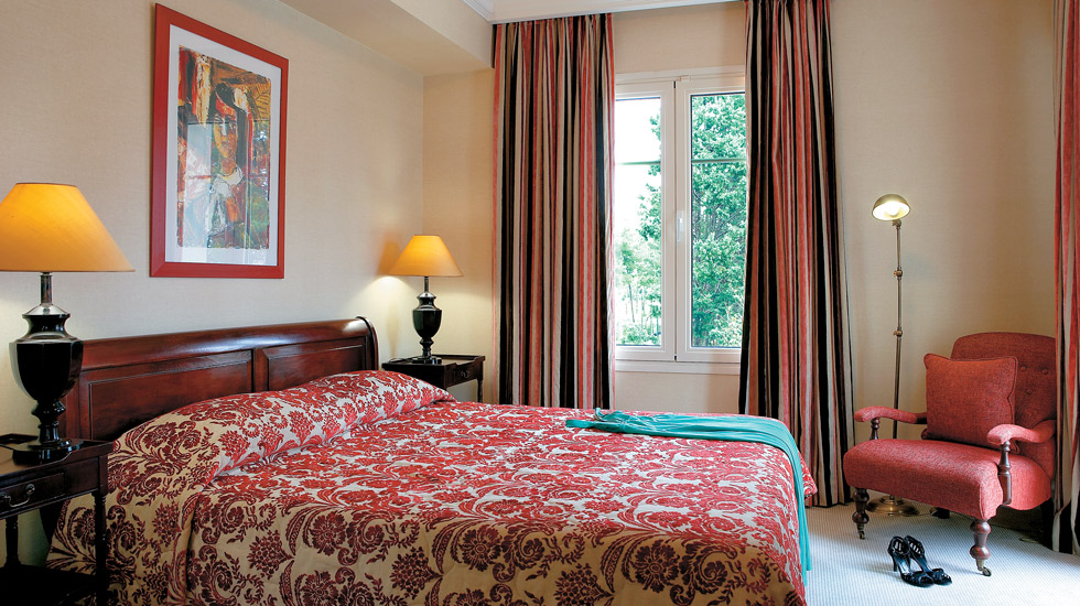 Hotel Grecotel Larissa Imperial superior room 2.jpg
