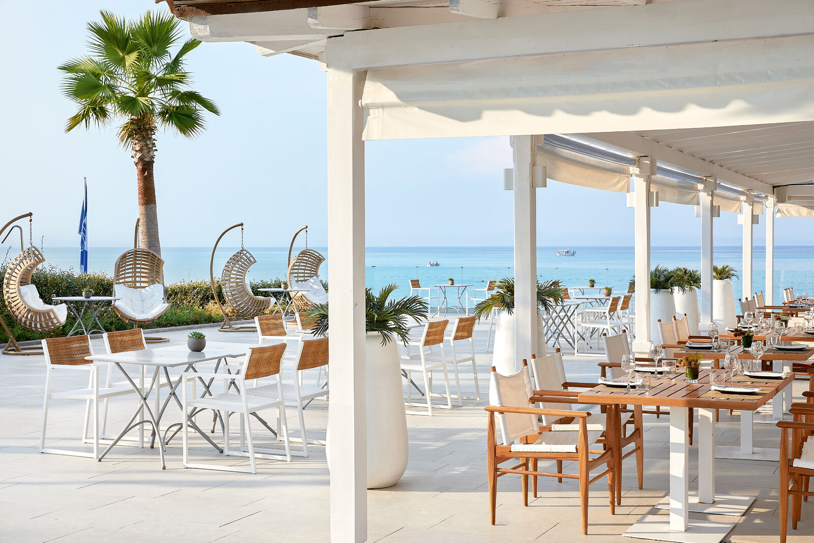 Domes Noruz Kassandra Hotel-Terasa restorana.jpg