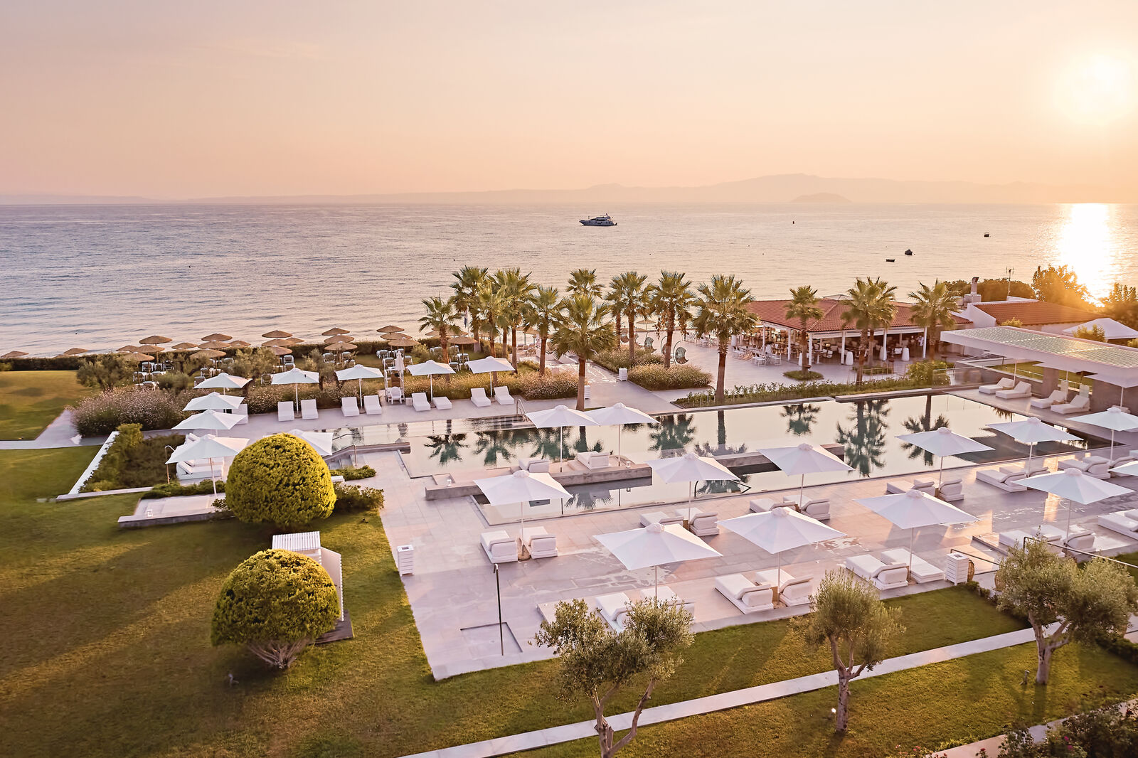 Domes Noruz Kassandra Hotel-Zalazak sunca.jpg