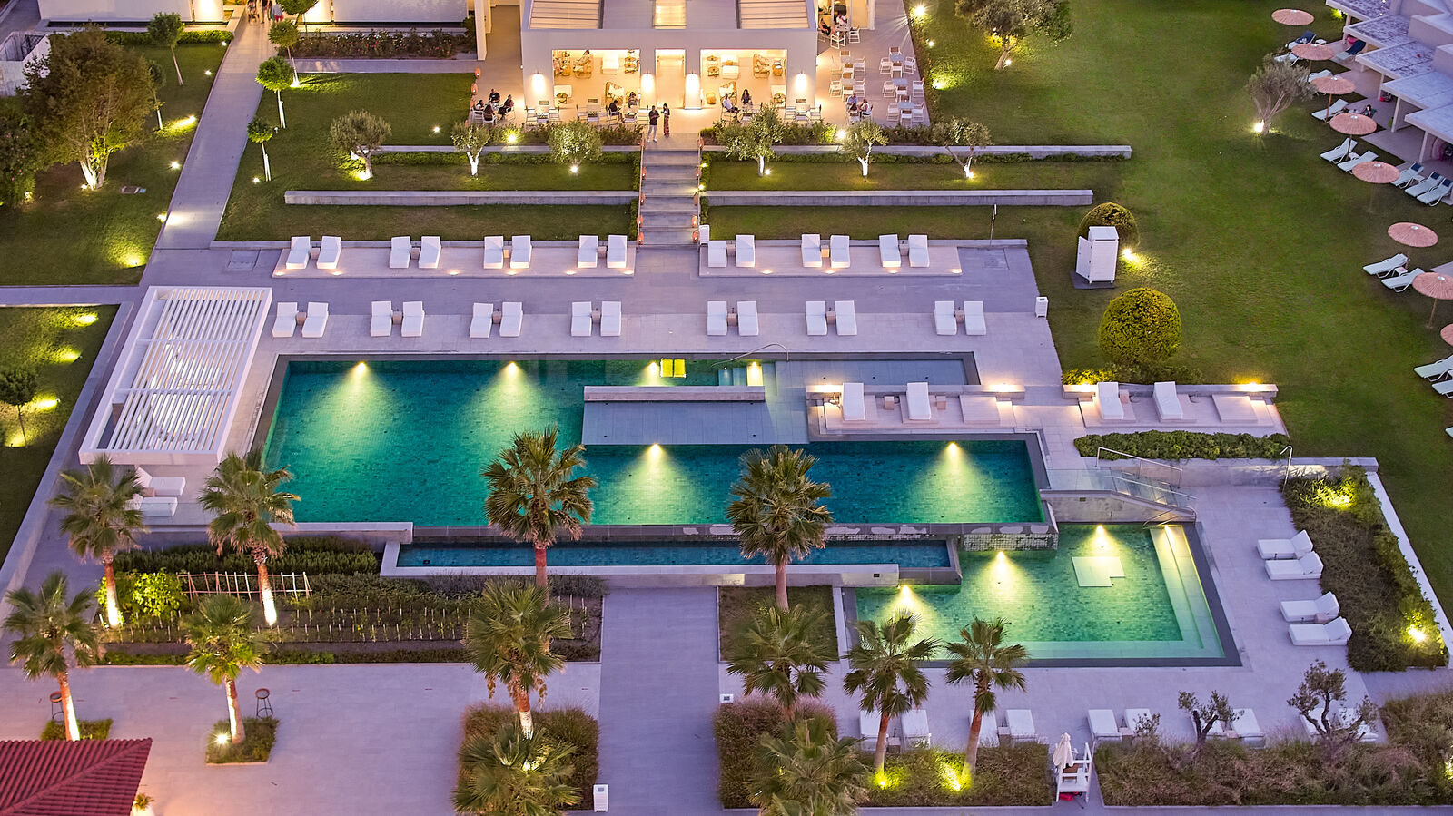Hotel Domes Noruz Kassandra-Nocni izgled.jpg