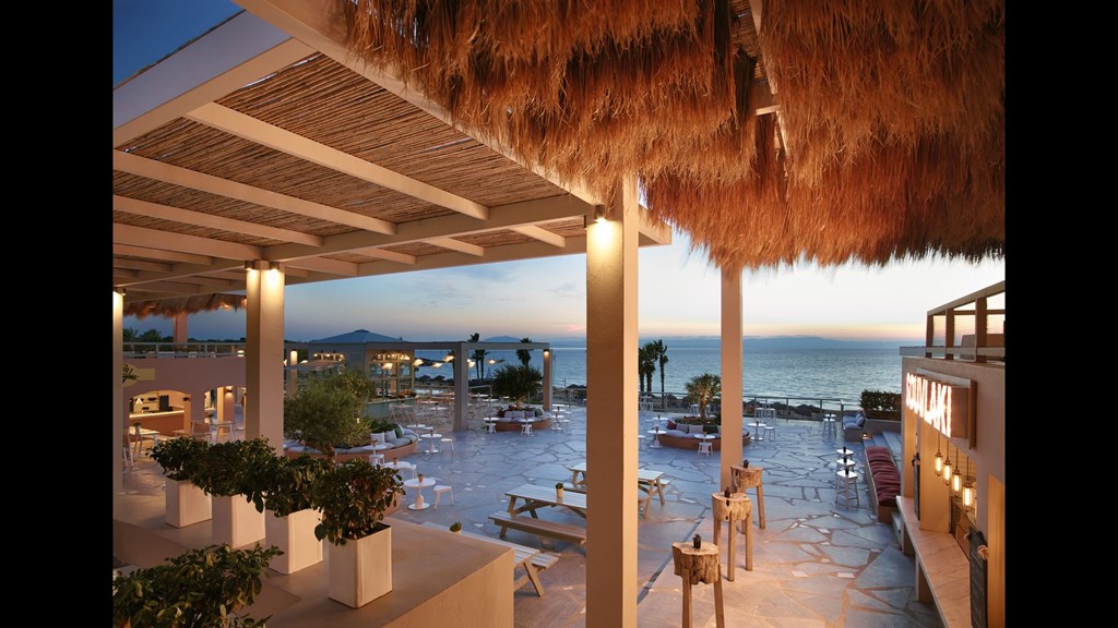 Hotel Grecotel Olympia Aqua Park bar.jpg