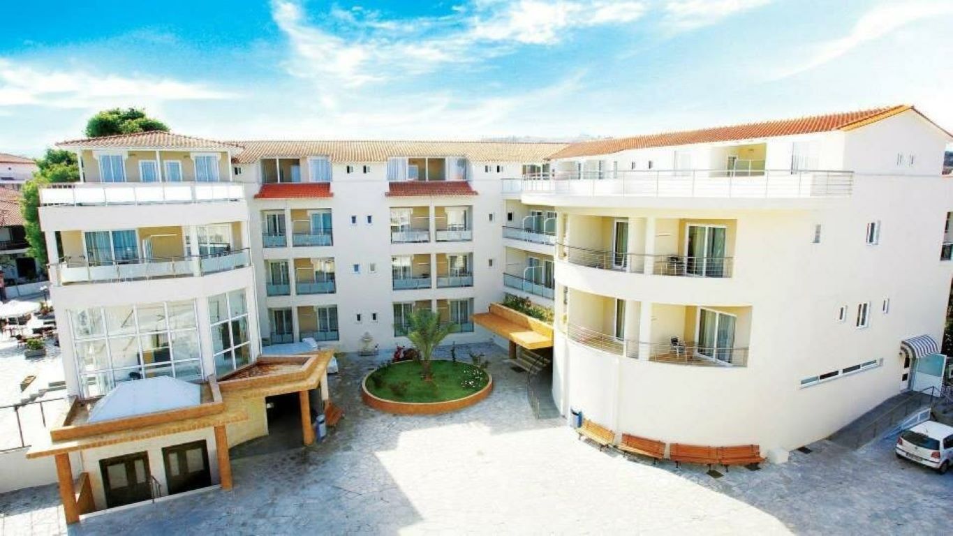 Hanioti Grand Otel kompleks.jpg
