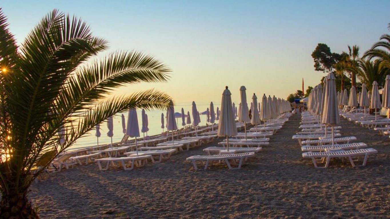 Hanioti Grand Otel plaža.jpg