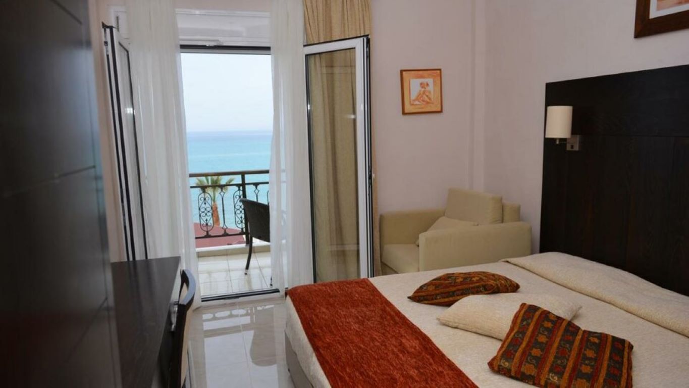 Hanioti Grand Otel pogled more.jpg