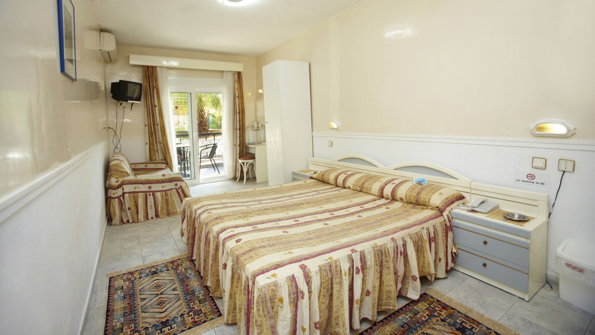Hanioti Grand Vctoria hotel standard room.jpg