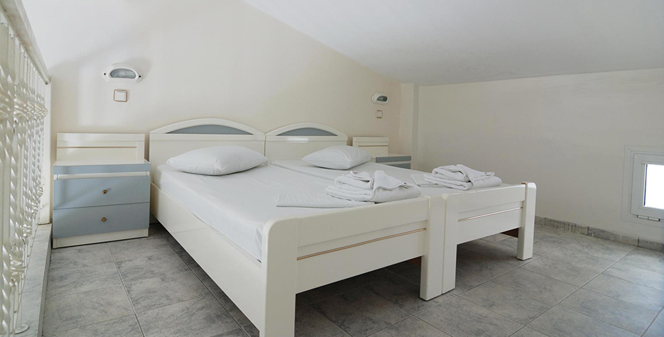Hanioti Grand Victoria hotel mezonet gornji nivo.jpg