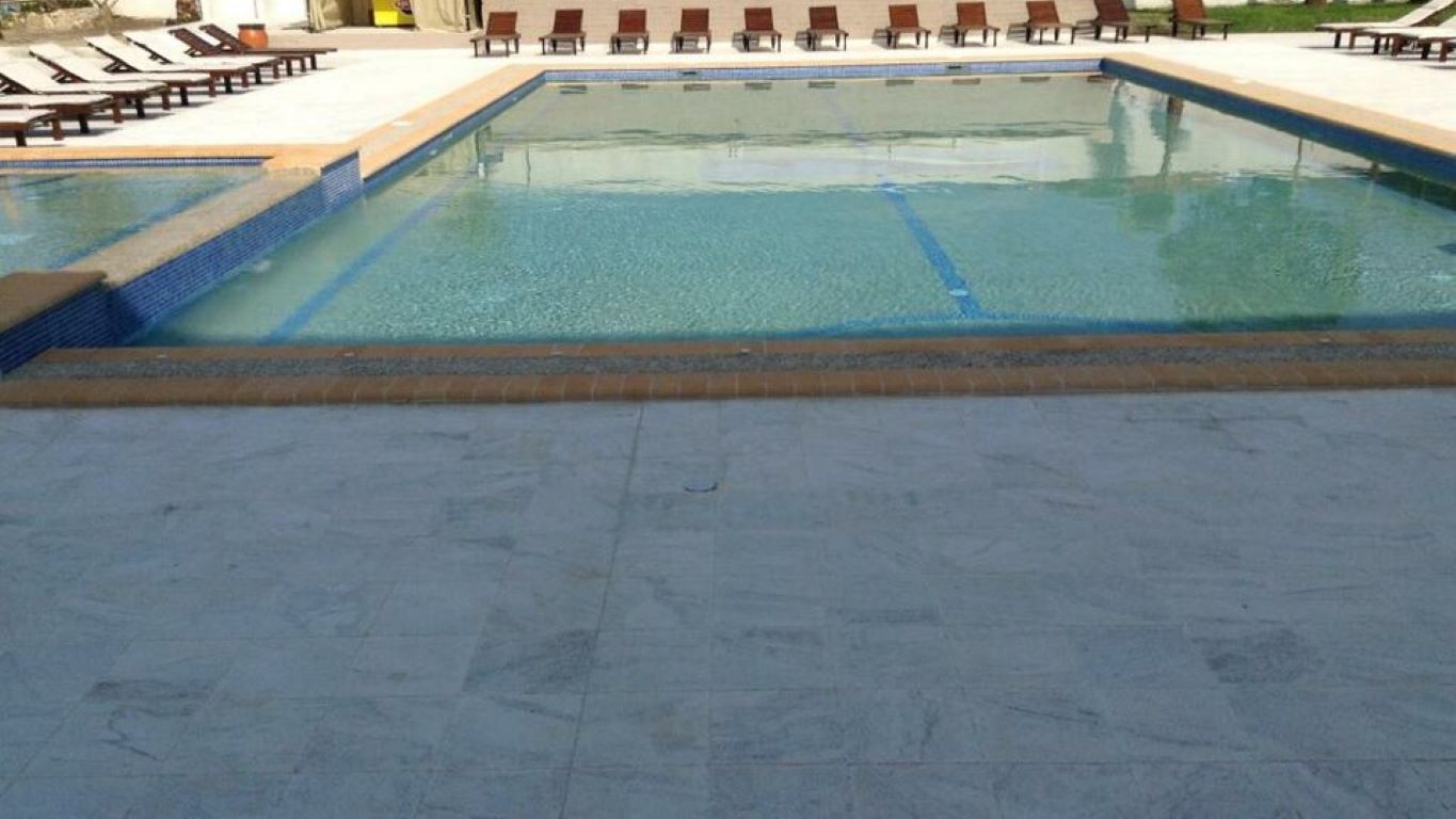 Hotel Hanioti Melathron-Bazen.jpg