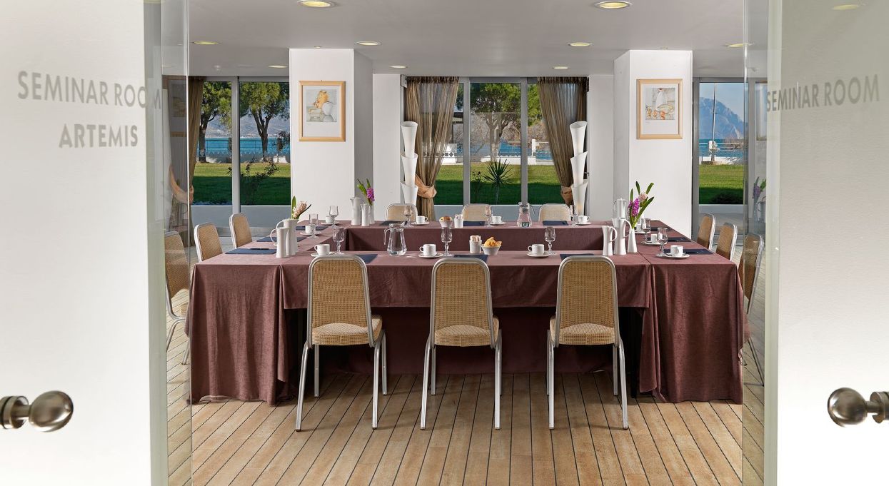 Hotel Airotel Achaia Beach seminar room.jpeg