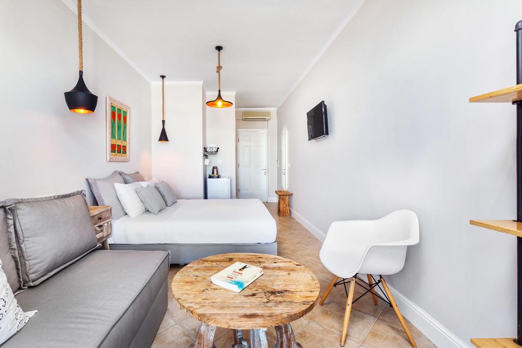 Hotel Hesperides triple studio 2.jpg
