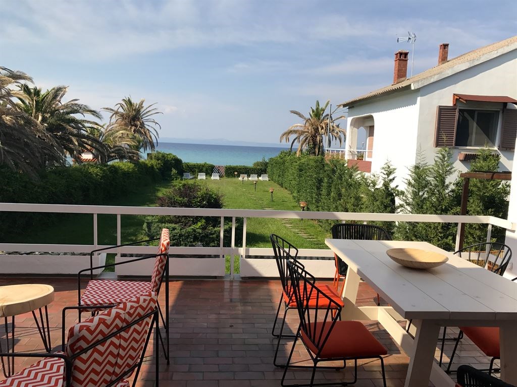 Villa Hestia Beachfront balcony 1.jpeg