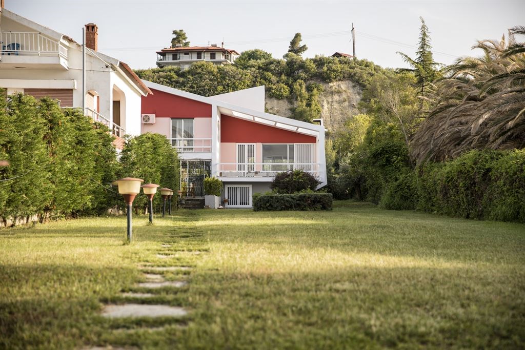 Villa Hestia Beachfront.jpeg